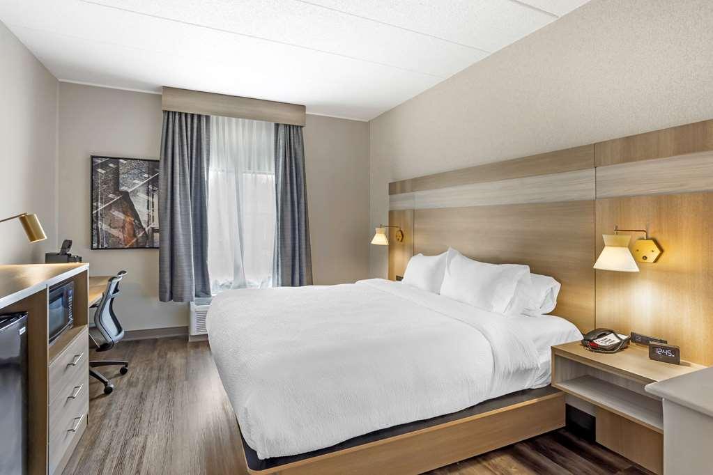Western Heritage Rail & Hotel York