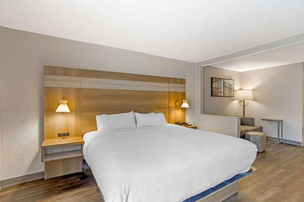 Western Heritage Rail & Hotel York